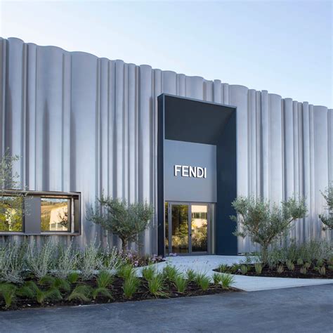 fendi stabilimenti produttivi|fendi fermo stabilimenti.